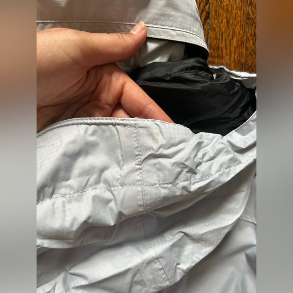 Misty Mountain Waterproof Windbreaker - Picture 14 of 15